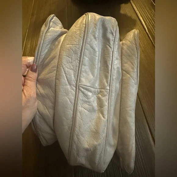 Pale gray grained leather Marc Jacobs Totally Turnlock Terre Tote shoulder bag - Picture 4 of 15